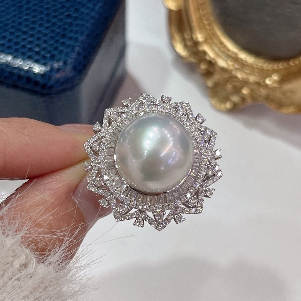 Diamond And South sea  Pearl Pendant